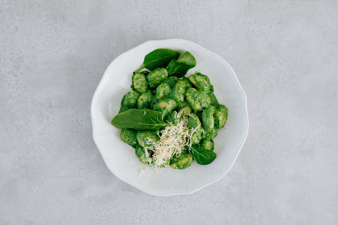 Gnocchi di ceci con pesto di basilico e pinoli