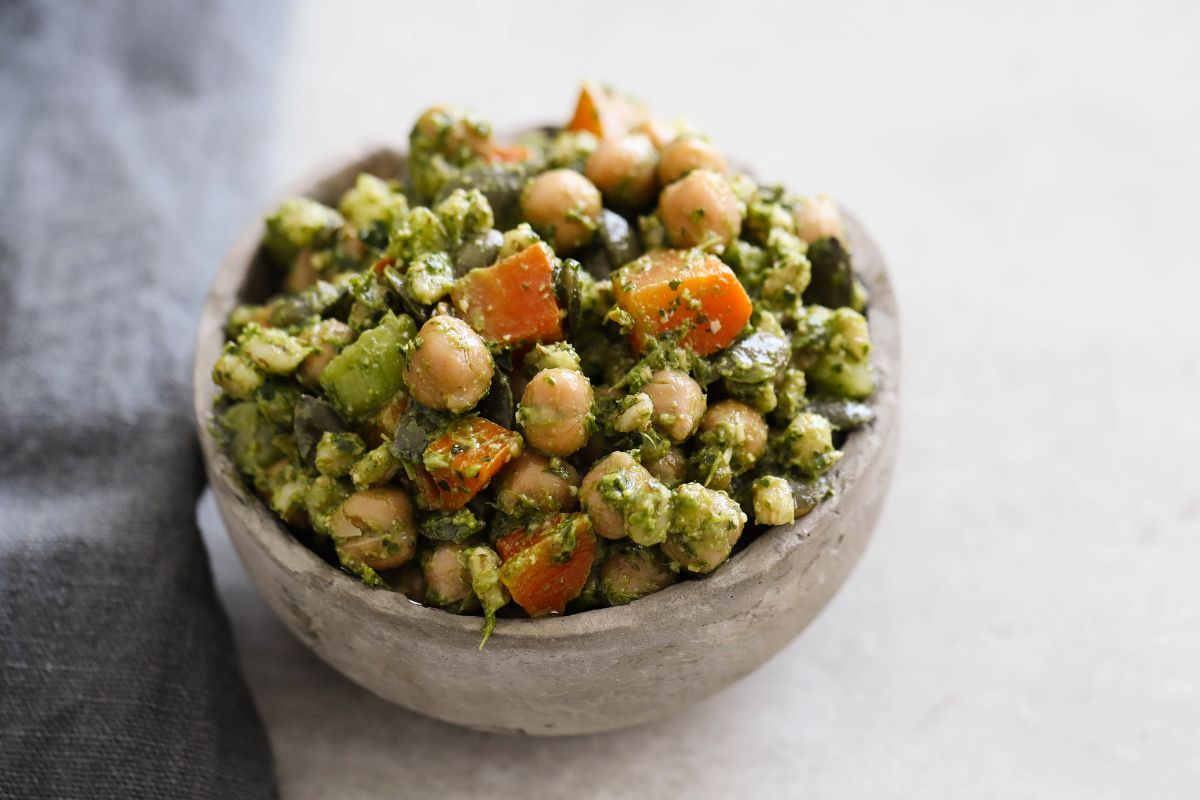 Insalata di ceci, olive e cavolfiore
