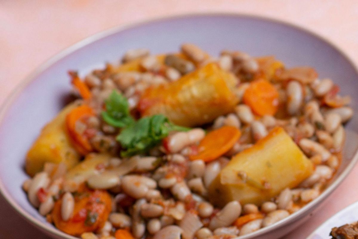 Padellata di fagioli con carote e cavolo